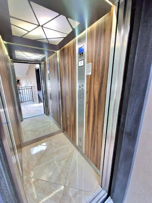 Sunny Apartment In The Centre Varna
