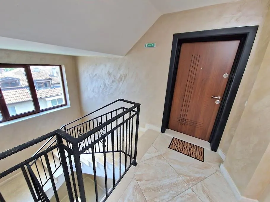 Sunny Apartment In The Centre Varna