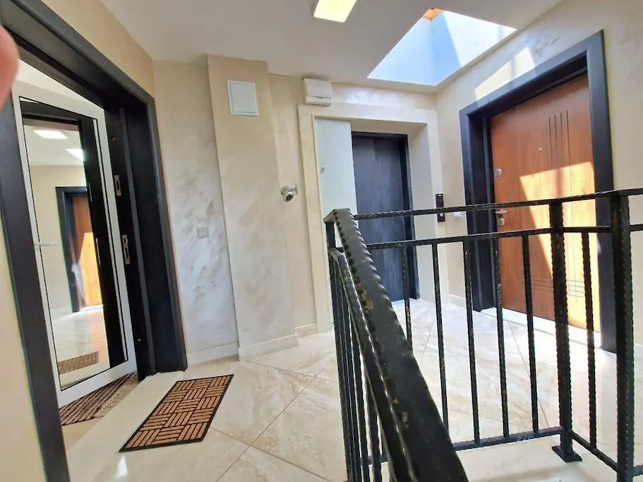Sunny Apartment In The Centre Varna 0*,