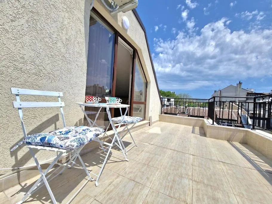 Sunny Apartment In The Centre Varna